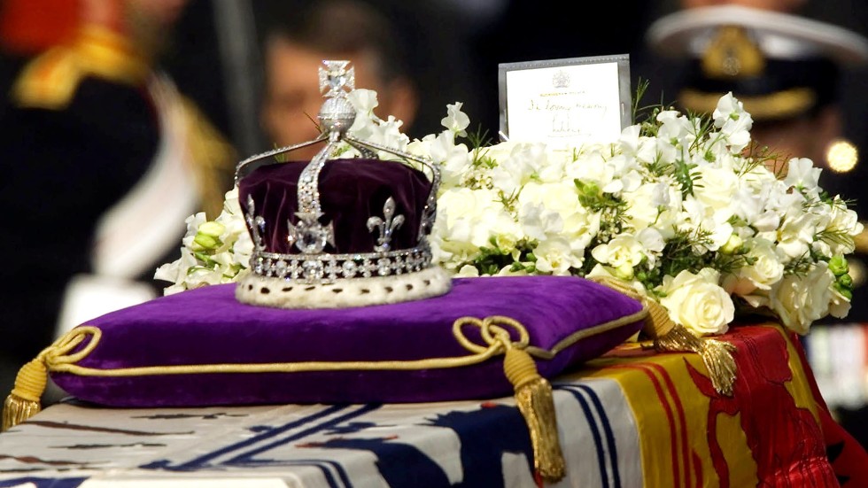 Koh-i-noor-diamanten syntes i drottningmodern Elizabeths krona. Arkivbild.