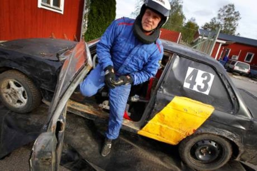 Niclas Svensson och en BMW med Volvo-motor visade sig vara segerreceptet i den bakhjulsdrivna klassen i Höstracet på Kråkvilan.
