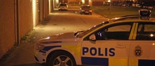 Man jagades med yxa