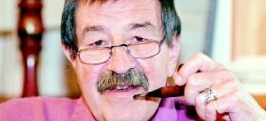 Günter Grass biktar sig 
i sin kanske sista bok