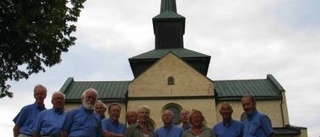 Dagsbergs dragspelsgäng jubilerade i Skällviks kyrka