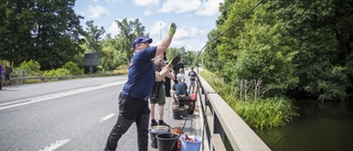 En motor och ett bankfack drogs upp när magnetfiskare letade skrot i Katrineholm: "En del att städa upp"