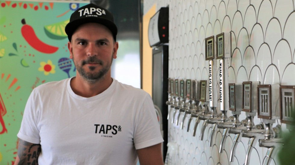 Gustaf Ahlin, vd och delägare till restaurangen Taps & och ölchef på This is how, medger att ett misstag begåtts i samband med ansökan till Summer Games volontärsfest. (Arkivbild)