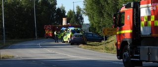 Två till sjukhus efter krock