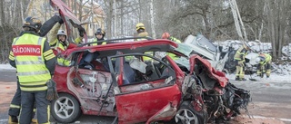 Ännu oklar utgång efter frontalkrocken