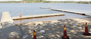 Badplatser stängda – krossat glas på sjöbottnen