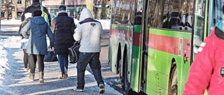 Överfullt och lång väntan i busstrafiken