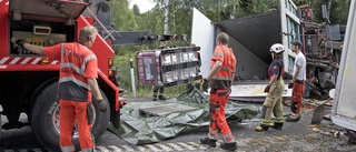 55:an åter öppen efter långtradarolycka