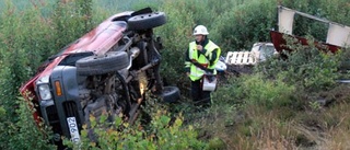 Många frågetecken kring bil i diket