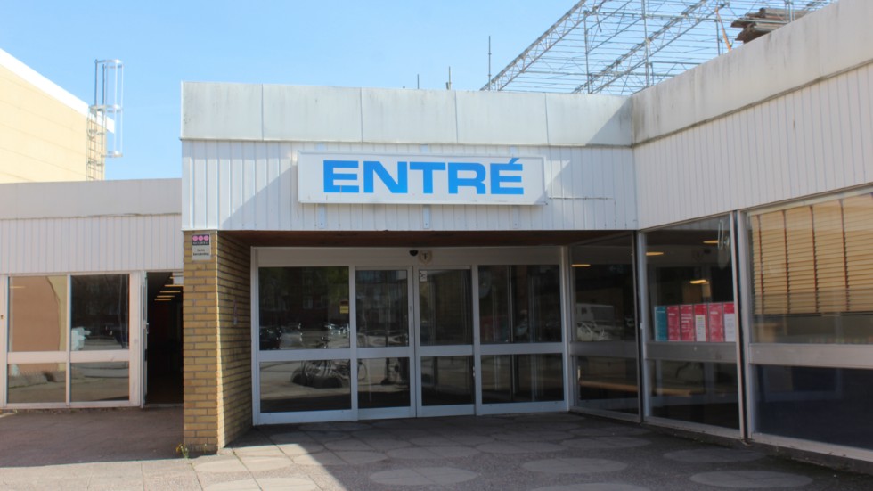 Entrépriserna vid Västerviks simhall har legat på samma nivå i många nivå och nu höjs de. 