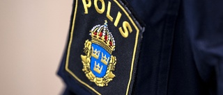 14-åring poserade med k-pist – omhändertagen