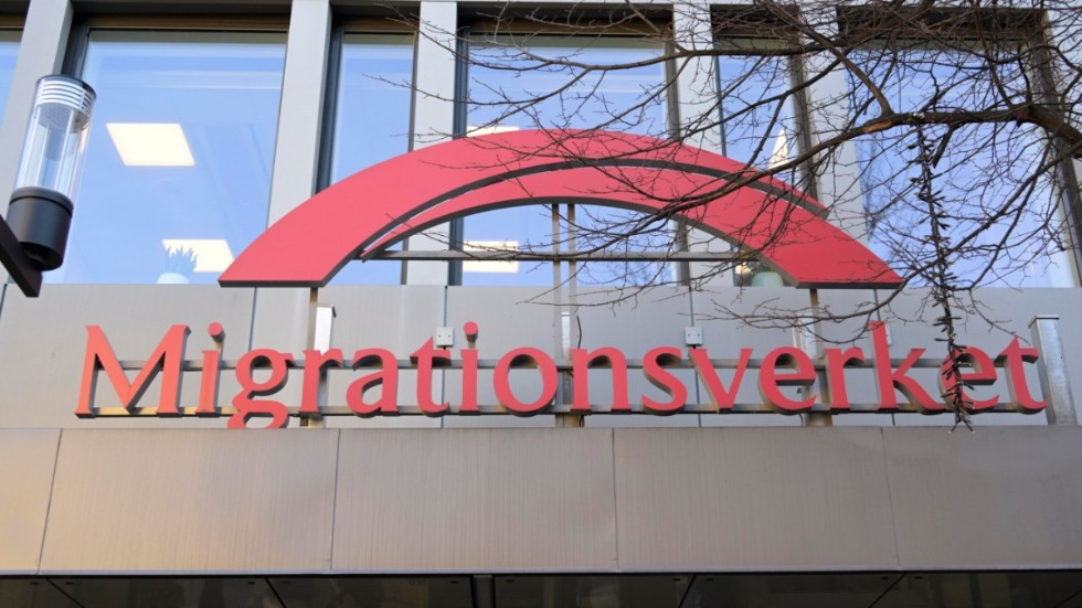 Migrationsverket inför ett tillfälligt stopp för utvisningar till Gaza på grund av den upptrappade konflikten mellan Israel och Hamas.