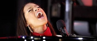 Alicia Keys gör mellanplatta