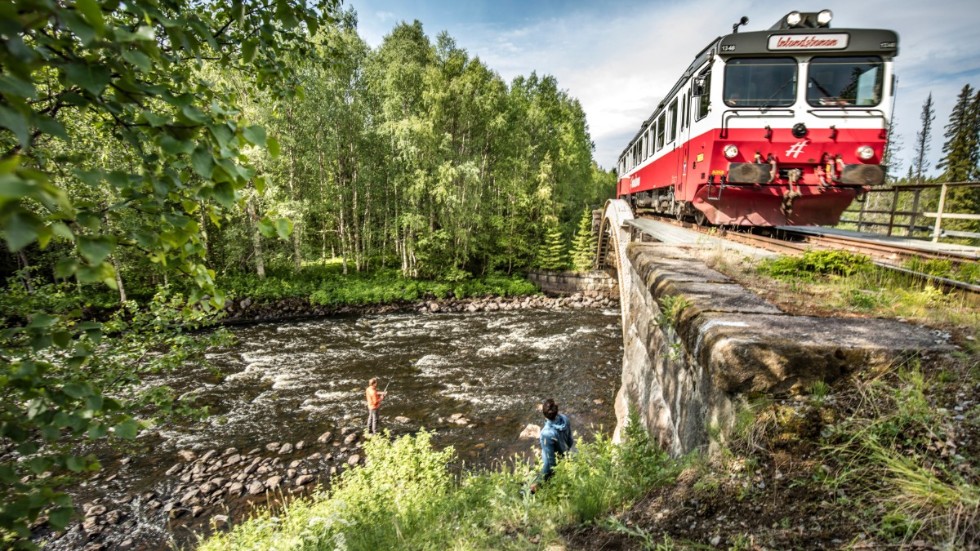 Debattörerna vill att regeringen satsat två miljarder på att rusta upp Inlandsbanan. Arkivbild.