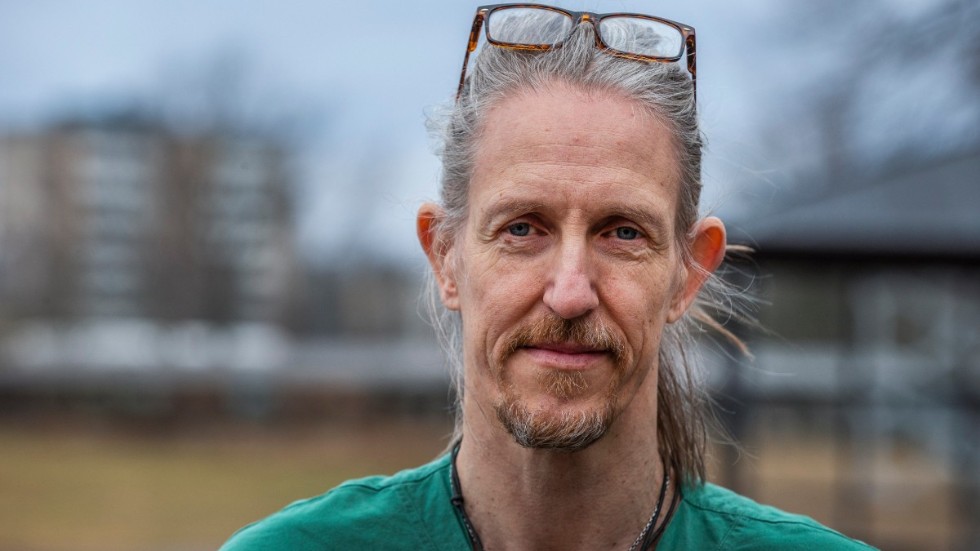 Lars Lönn är verksamhetschef på Vrinnevisjukhusets kirurgklinik. Han och hans kollegor på Vrinnevi och runt om i sjukvården har att hantera besvärliga verkligheter. Att bara fortsätta precis som nu är inte hållbart, säger Lars Lönn.