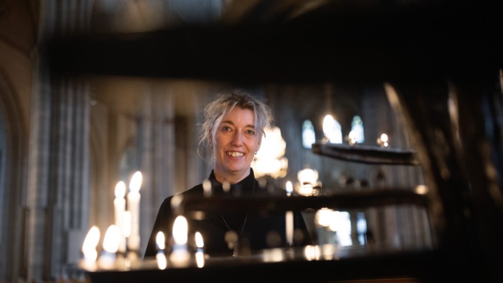 "Påskens drama innehåller vänners svek, föräldrars maktlöshet, människors rädsla och maktens grymhet, säger hon", säger Lotta Ingerholt, domkyrkopedagog i Uppsala domkyrka.