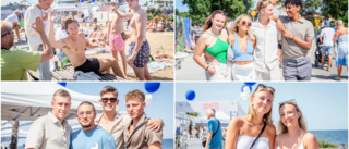 Fullt med folk på strandpromenaden utanför Kallis • ”Det här är bara en tjuvstart, veckan har knappt börjat”