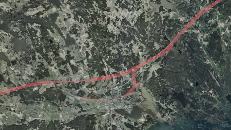 Att bygga de rakare spåren via Skavsta är en förutsättning för att kunna bygga Ostlänken för maxhastigheten 320 km/h, skriver Anne Kasselbäck, projektledare för Nyköpingsdelen av Ostlänken.