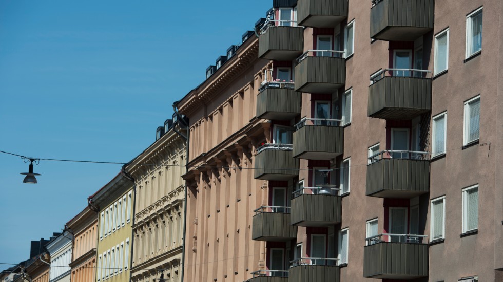 "Allmännyttan föddes av behovet för de tiotusentals som flyttade från landsbygd till industriorternas behov av arbetskraft" skriver insändarskribenten.