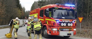 Två bilar kolliderade på landsväg