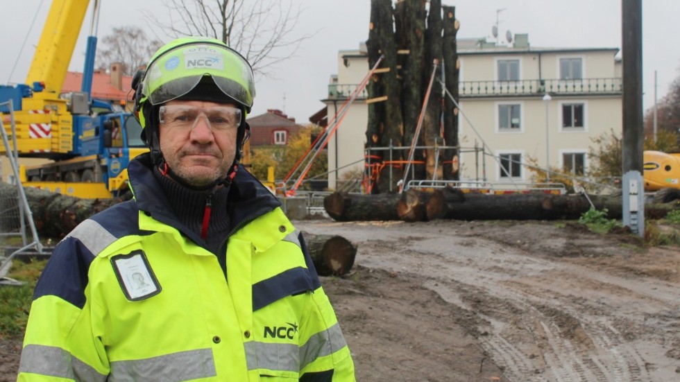 "Nu har vi äntligen fått börja bygga lite i stället för att riva. Det känns kul", säger Mats Ottosson, platschef för projektet Östra Promenaden.