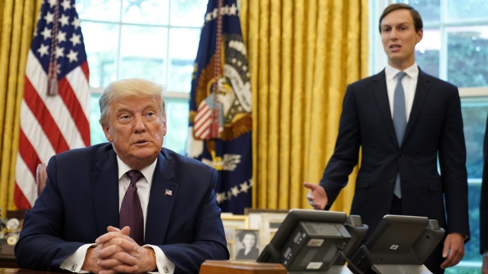 Jared Kushner, här bakom Donald Trump i Vita huset den 11 september förra året