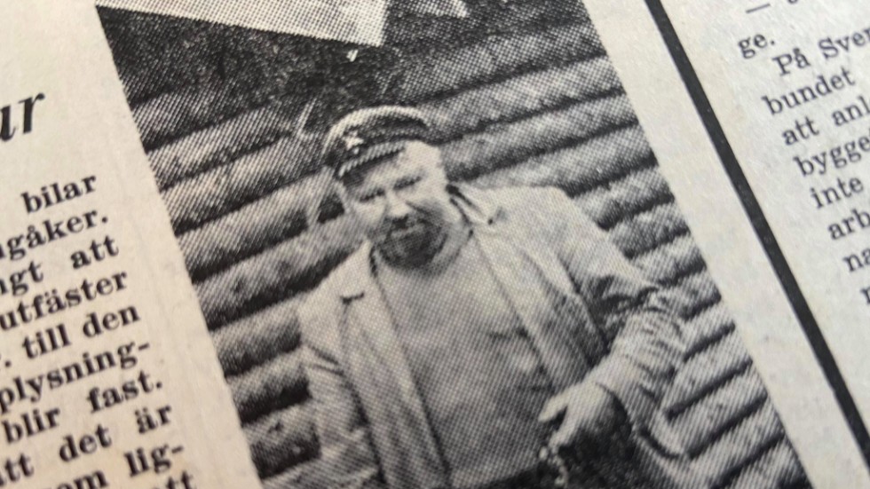 Kuriren för 50 år sedan: Köpman Per Persson, Läppe-Pelle, betalar fem hundralappar för upplysningar om biltjuvarna.