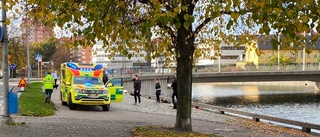 Man hamnade i Strömmens kalla vatten – fick hjälp av allmänheten