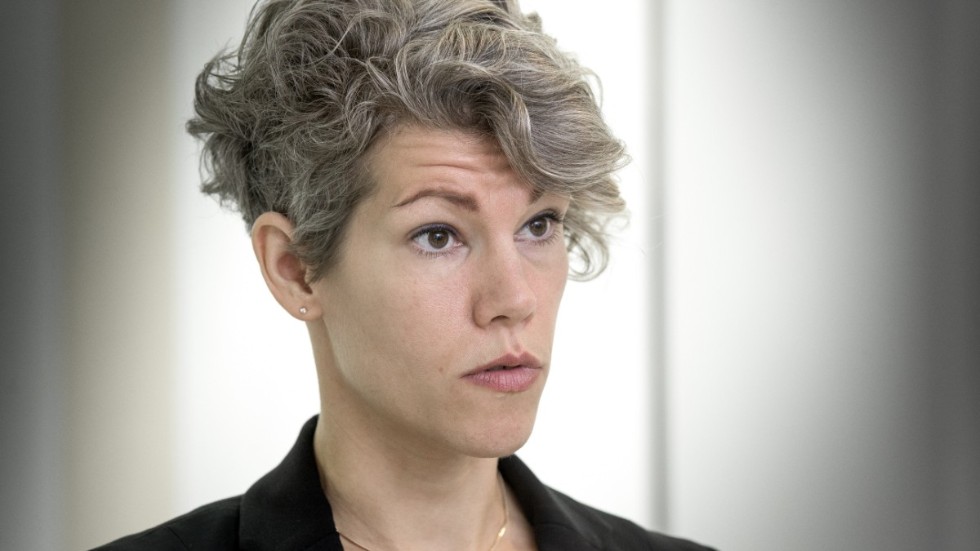 Kammaråklagare Anna Väppling köper inte mannens förklaring till hur brännskadorna uppkommit.