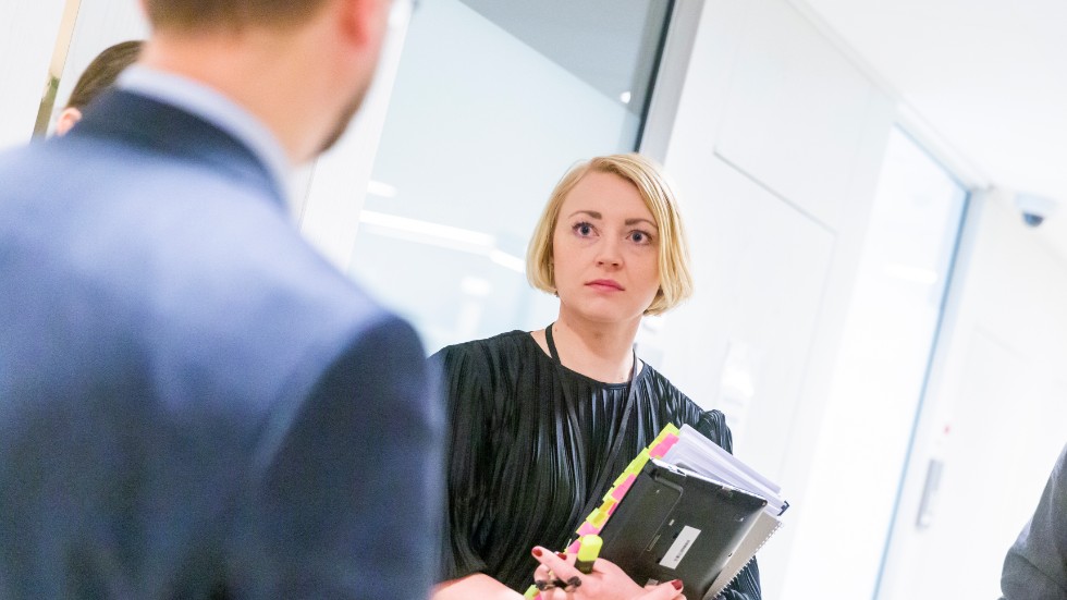 "Vi behöver höra andra personer, analysera narkotikan närmare och även de beslag som gjordes inom ramen för penningtvättsbrottet", säger Elin Björkén, kammaråklagare. 