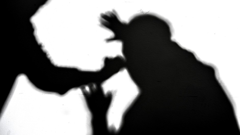 Mannen i 25-årsåldern högg en yxa i huvudet på en man, enligt sin egen uppfattning för att försvara sig.