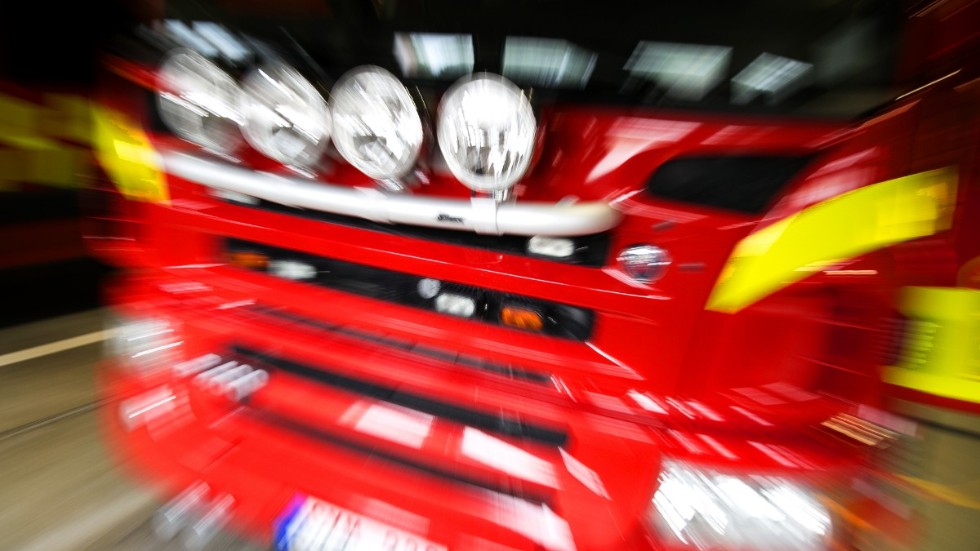 Räddningstjänsten fick på fredagskvällen komma till undsättning när en mindre fritidsbåt höll på att sjunka i småbåtshamnen i Slite. 