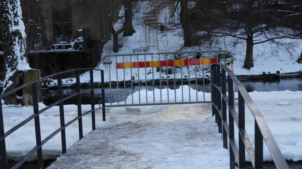 Delar av Strömparken har stängts av på grund av halkrisken.