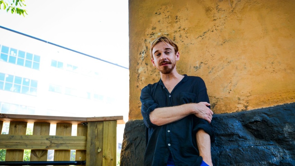 Jesper Ei Karlsson utanför kontoret på Södermalm i Stockholm. 