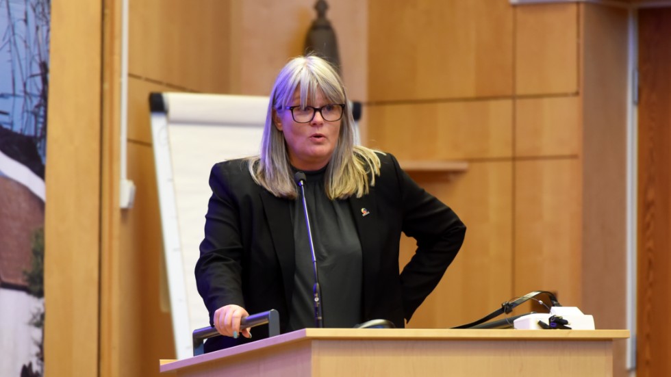 Kommunalrådet Ulrika Jeansson (S) sa att det var ett bakslag att de styrande partiernas förslag inte gick igenom och att det nu inte går att hålla det man lovat. 