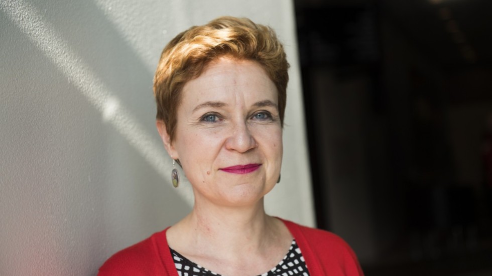 Sirpa Kähkönen fick Finlandiapriset för "36 urnor. Historien om att ha fel".