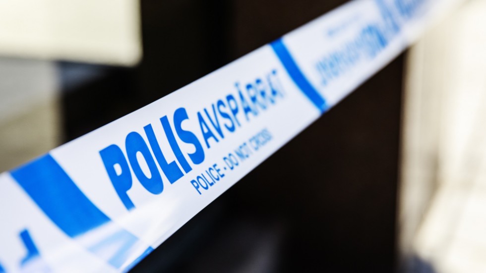 Polisen har spärrat av olycksplatsen för teknisk undersökning. Arkivbild.