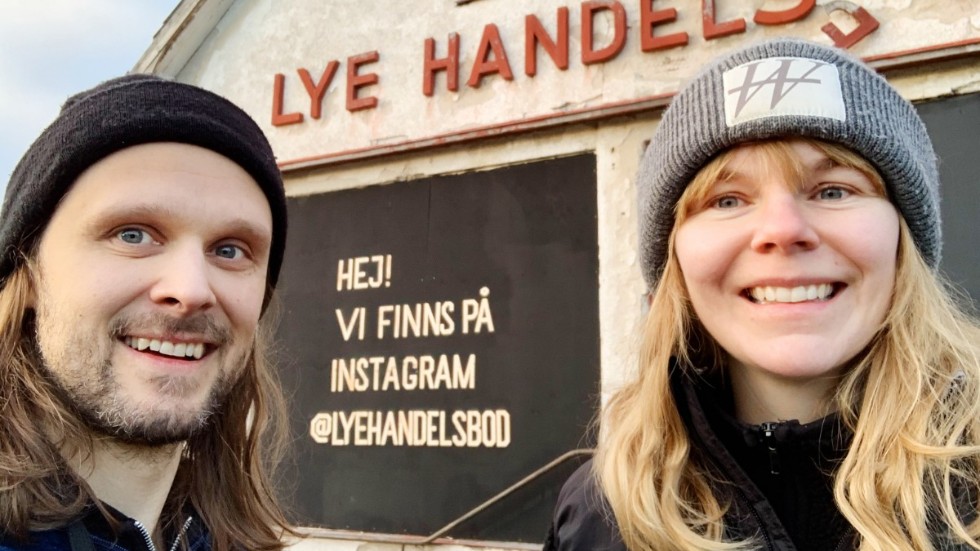 Fabian Bender och Lisa Abrahamsson kommer till en början att göra om handelsboden till en bostad, men senare hoppas de kunna öppna en verksamhet i en del av huset. I vår kommer det att arrangera en stor loppis.