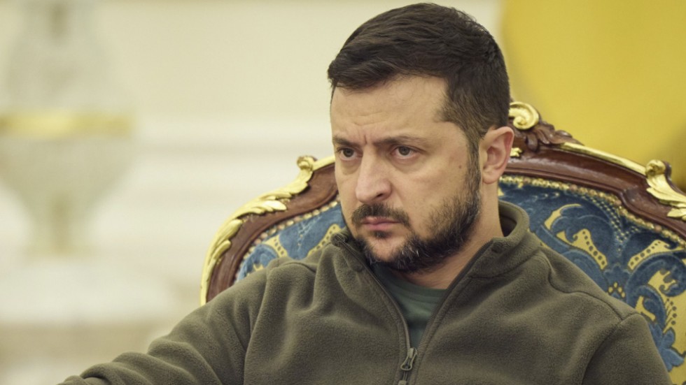 Ukrainas president Volodymyr Zelenskyj under fredagens krismöte med landets nationella säkerhets- och försvarsråd.