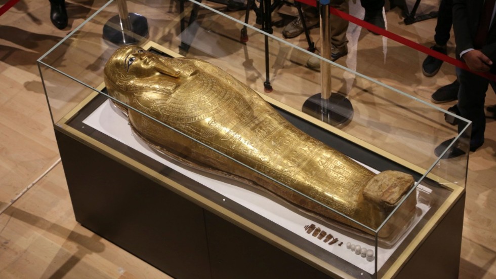En mumie på Metropolitan Art Museum, som myndigheterna 2019 slog fast kom från en plundring av en arkeologisk plats i Egypten. Arkivbild.