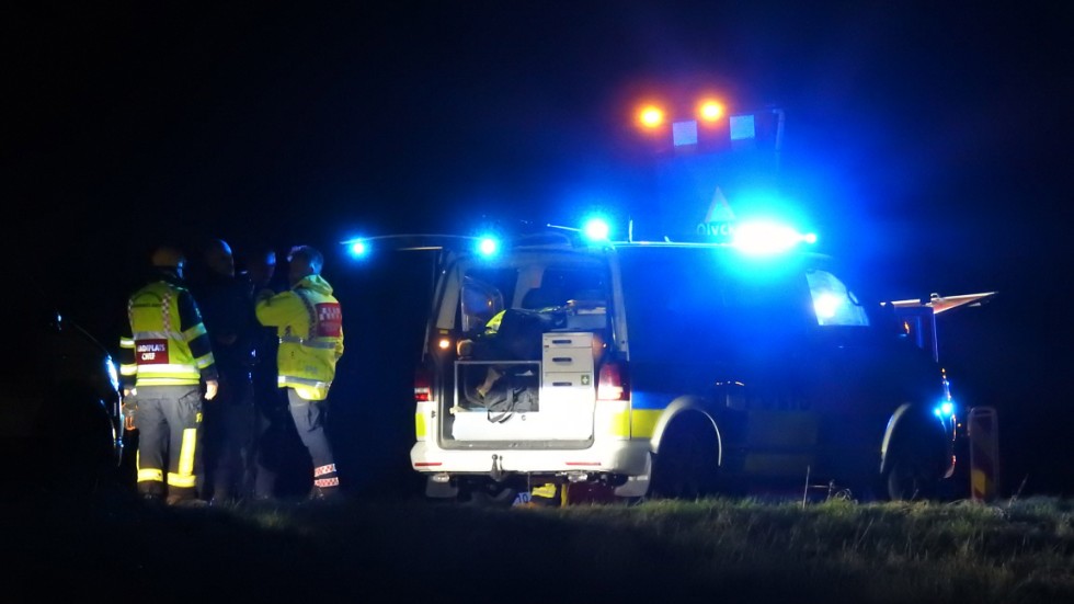 En smitningsolycka inträffade på lördagskvällen. Under söndagseftermiddagen hade polisen ännu inte hittat föraren.