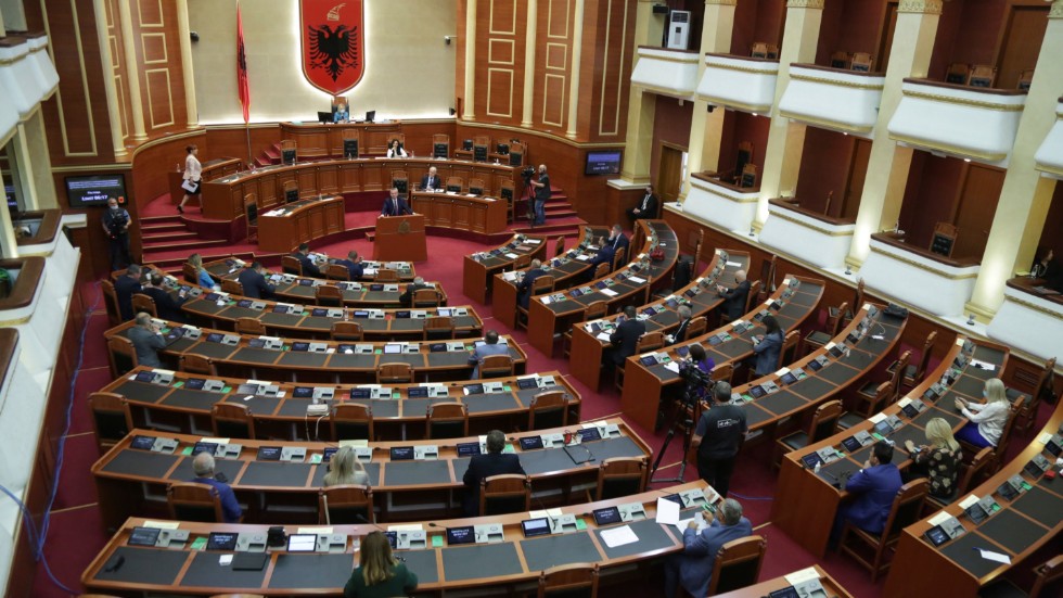 Albaniens parlament i Tirana. Arkivbild.