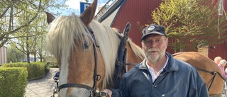 Hästen Conrad bjöd de äldre på en tur genom stan