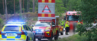 En person allvarligt skadad efter krasch ner i dike