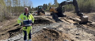 Därför rasade ena körfältet ner i marken