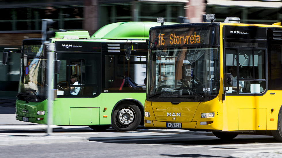Månadskorten på bussarna blir dyrare. Däremot blir enkelpriset kvar på samma nivå.