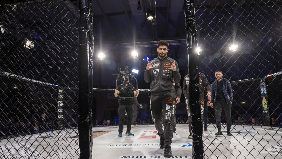 Drömmen gick i kras. Det blev ingen proffsdebut för Luleås Khalil Karruri, Northpaw Fightcenter.