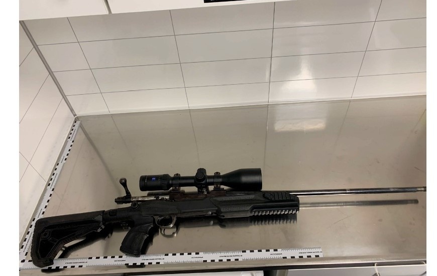 Så här såg geväret ut som mannen hade vid sin sida när en polispatrull fann honom.