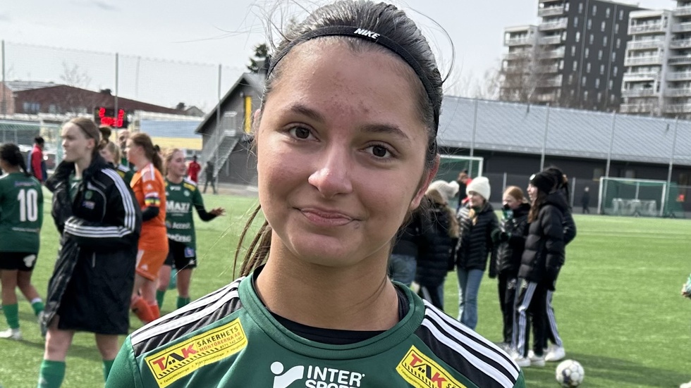 Alva Kiani ordnade poäng för ESK med sin volleyträff i straffområdet i slutminuterna mot IK Viljan. Hon hade bara varit på planen ett par minuter när hon blev målskytt.