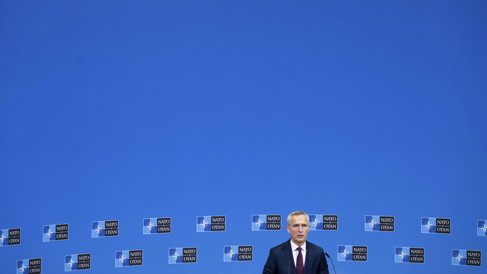 Natos generalsekreterare Jens Stoltenberg hoppas på sällskap. Arkivbild.